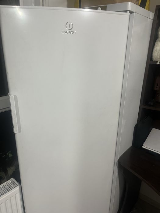 Продам морозильник