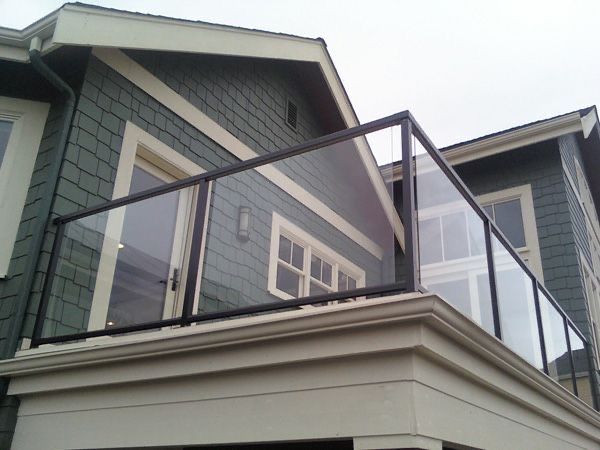 Стеклянний перилла, Стеклянний перегародка