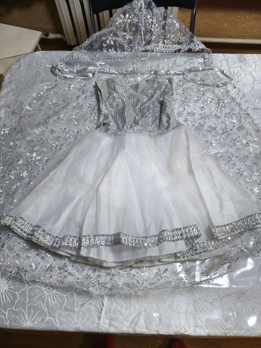 Одежда для девочки размер 2-4 годика