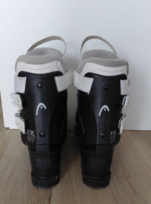 Clapari schi Head putin folositi, stare foarte buna, marime 38-39