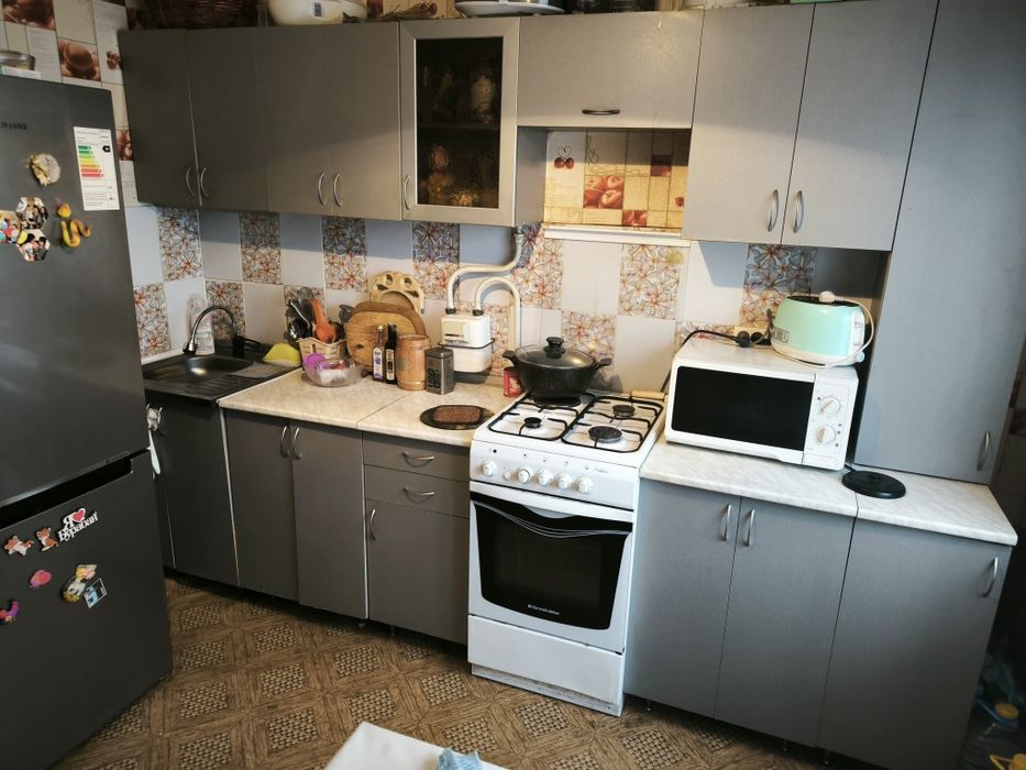 Продам 3 комн КВ на 1000 мелочей