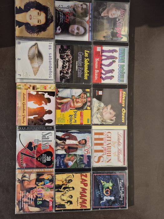 Vând 15 CD muzica ,Grecesca, Turceasca, Salsa,Latino mixta straina artisti internationalii

- Tot
