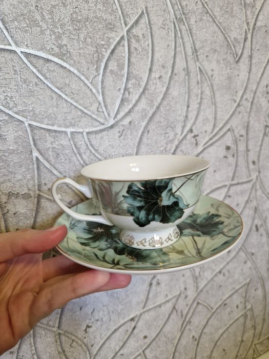 Новый фарфоровый чайный сервиз