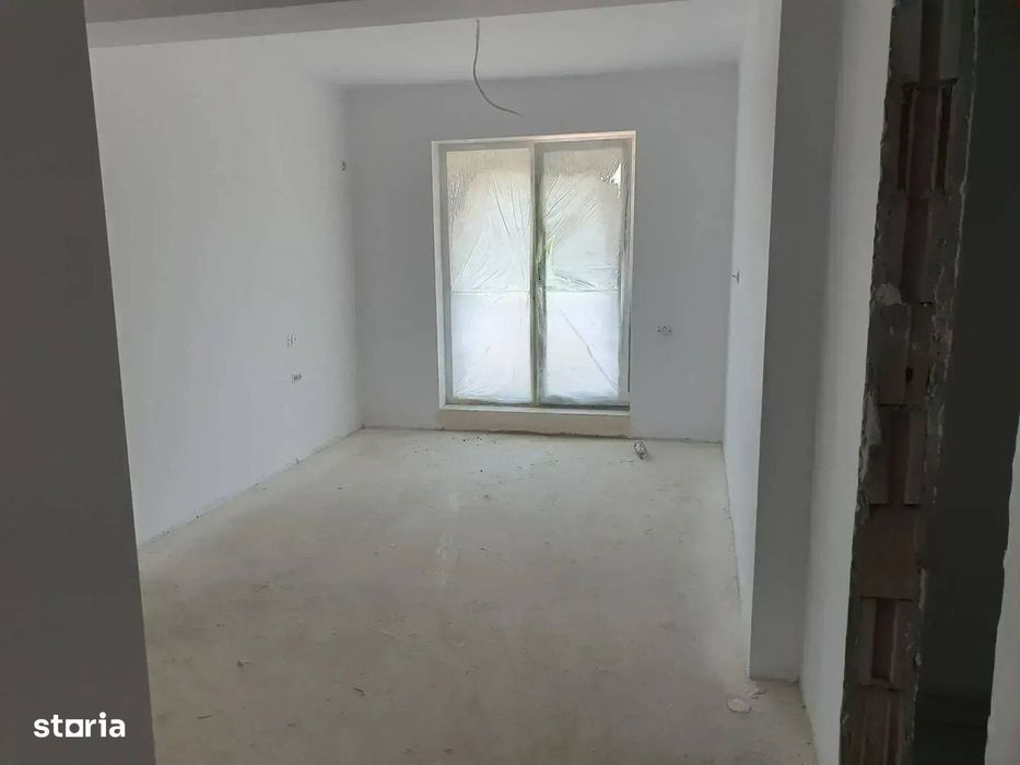 Metrou Teclu 3 camere 99 mp, curte proprie 44 mp Bloc Nou