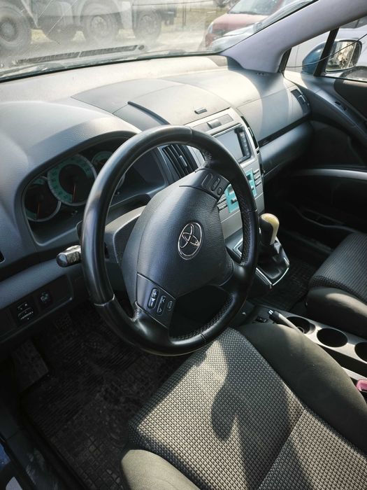 Piese din dezmembrari Toyota corolla verso 2,2 dcat 177 cai 2008