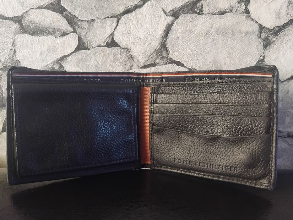 Мъжко портмоне Tommy Hilfiger – стилен и практичен аксесоар