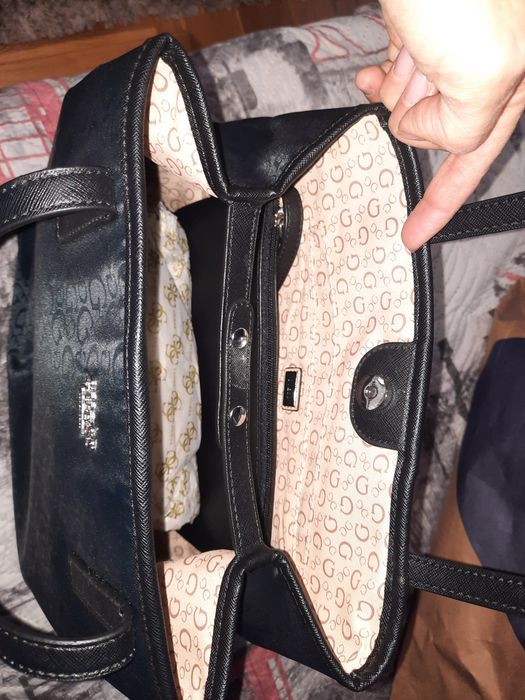 Оригинална чанта GUESS