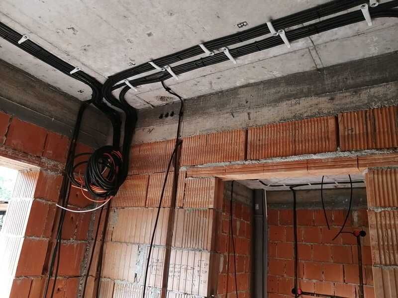 Electrician cu experiență