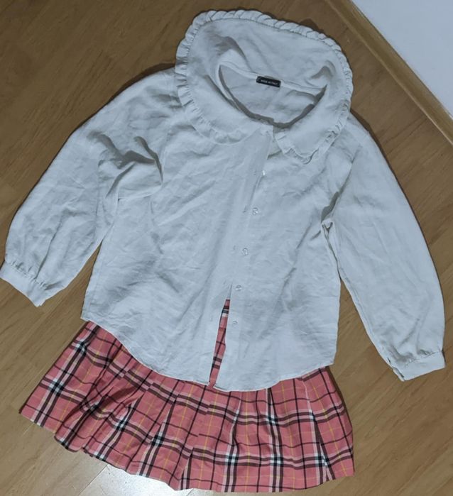 Costum stil korean/asiatic camasa alba fusta roz