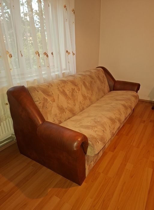 Canapea extensibilă.