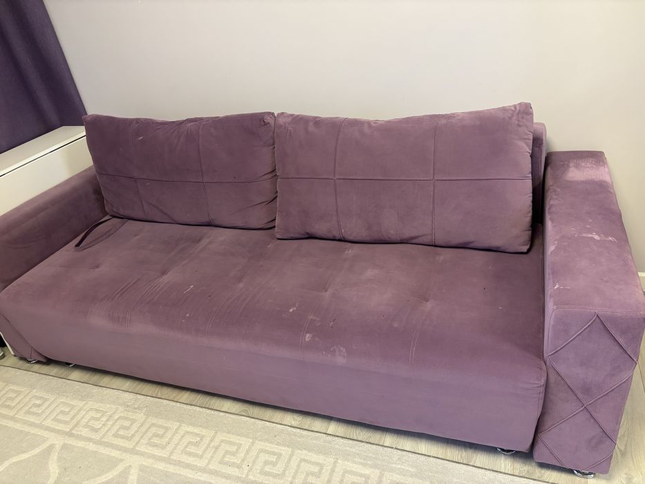 Отдам диван срочно.