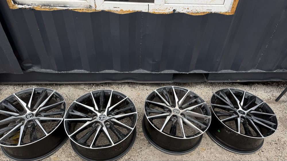 Продам диски Камри 70/75 R19