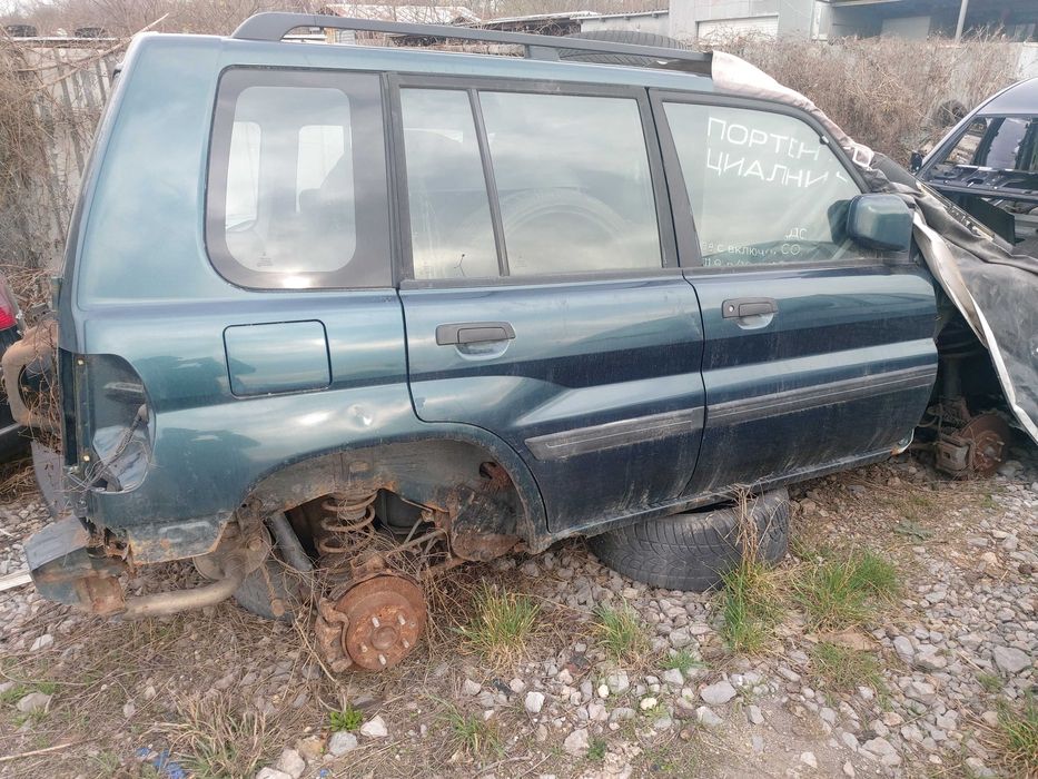 На части Мицубиши Пинин