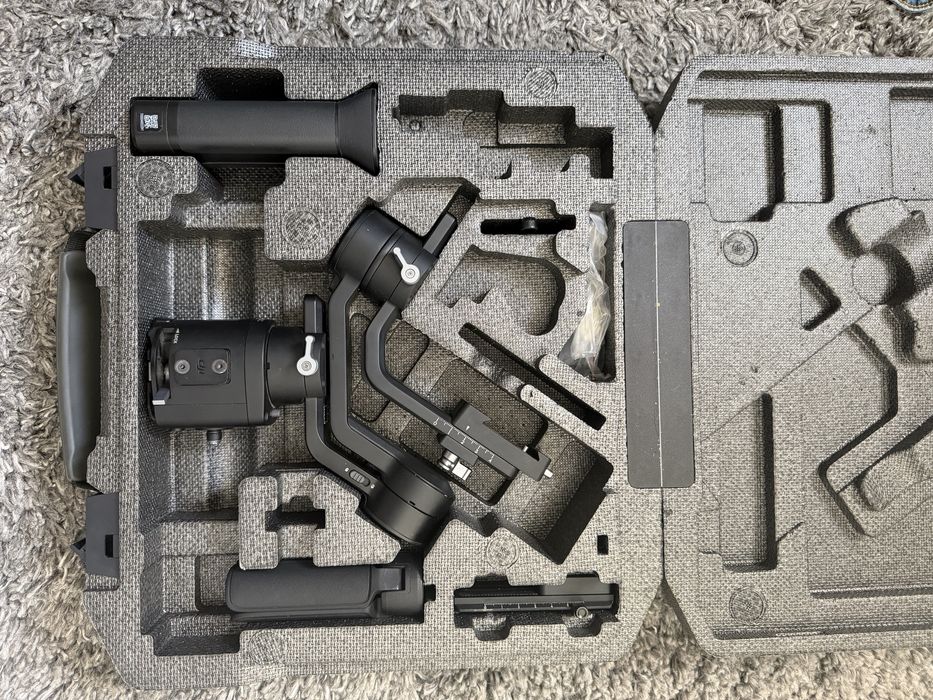 DJI Ronin SC Stabilizator Gimbal pe 3 Axe