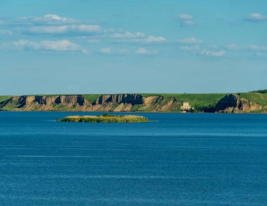 Casa la curte la 200 m de balta! La Ulmu, timpul curge altfel!