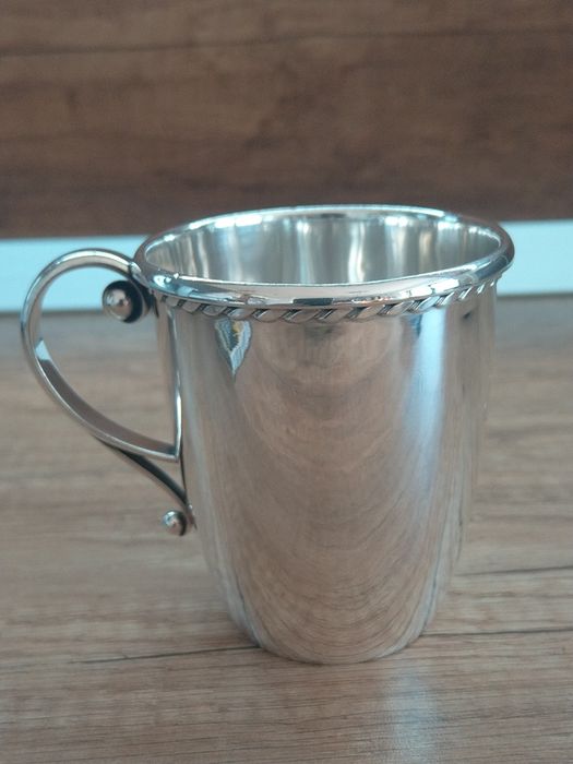 Продавам антикварна Данска сребърна чаша GEORG JENSEN 1923 г.