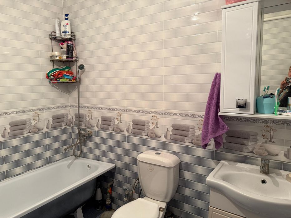 Тез арада жер уй сатылады.