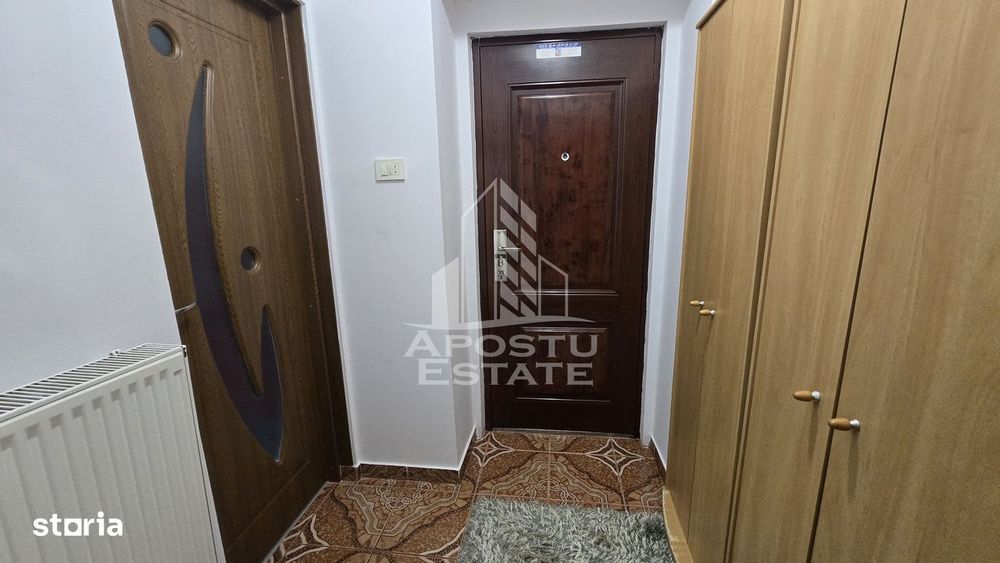 Apartament de vanzare cu 2 camere, centrala proprie, zona Ronat