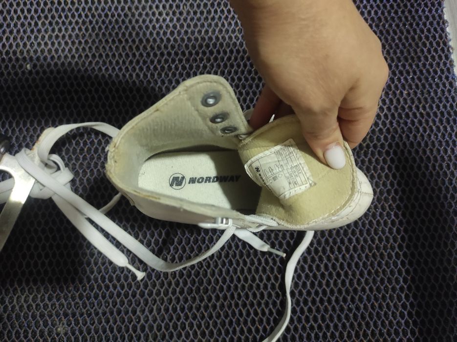 Продам коньки фигурные