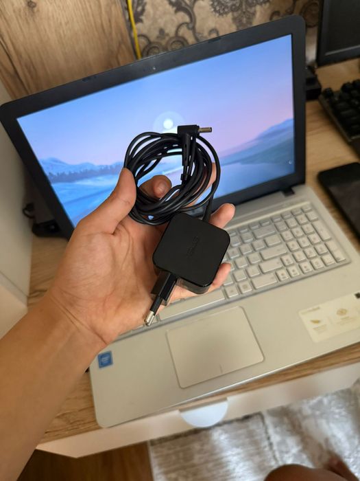 Продам ноут в хорошем состояний