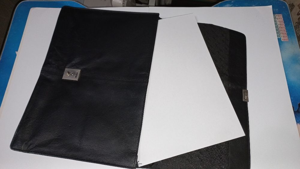 Mapa/plic din piele.