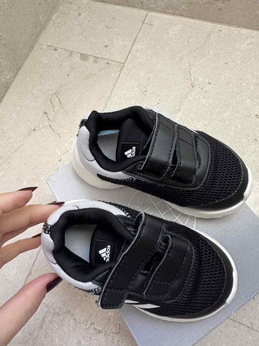 Маратонки Adidas