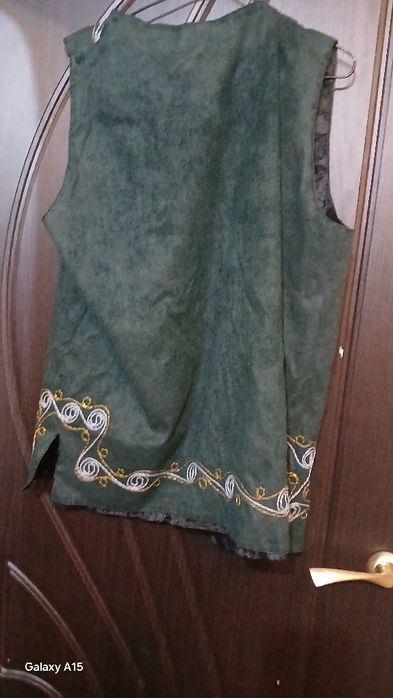 Продам женский камзол и такия