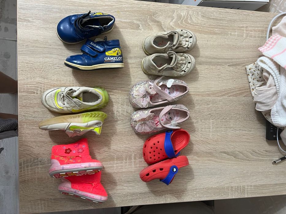 Продам детскую обувь