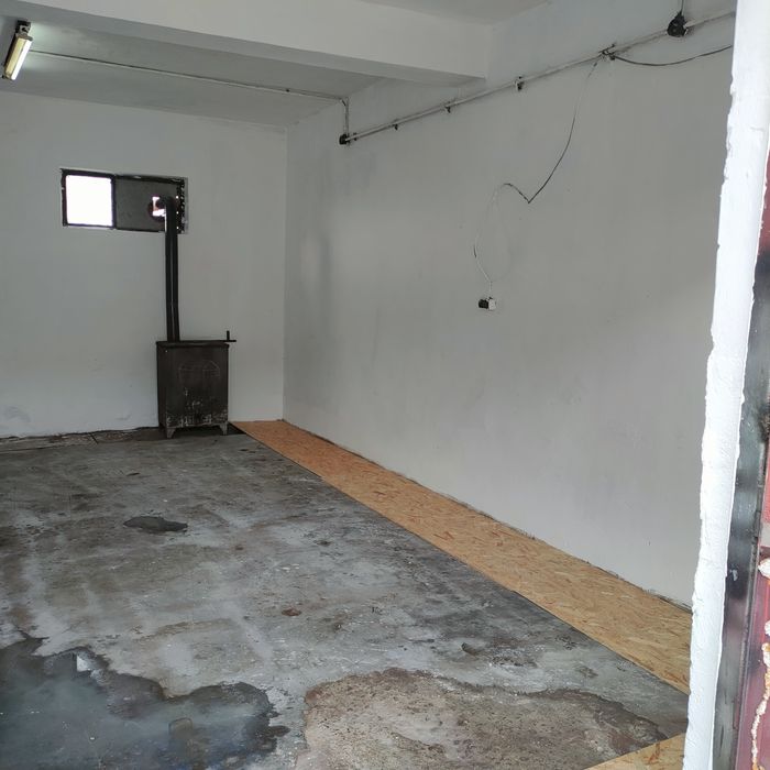 Închiriez convenabil Hala