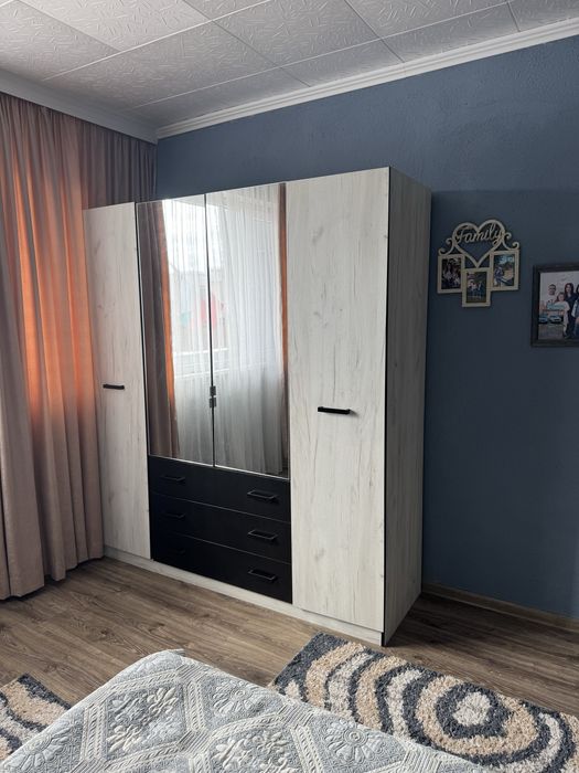 Спалня с гардероб и скрин