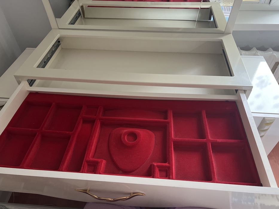 Комод для спальни