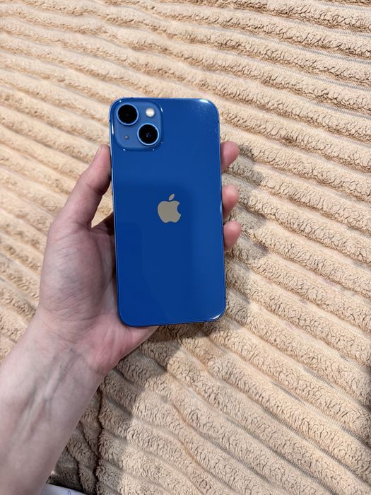 Продам Iphone 13