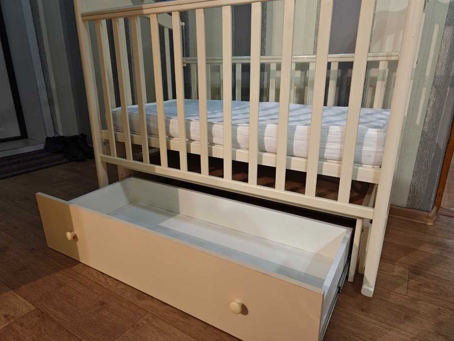 Детская кроватка "Karolina"