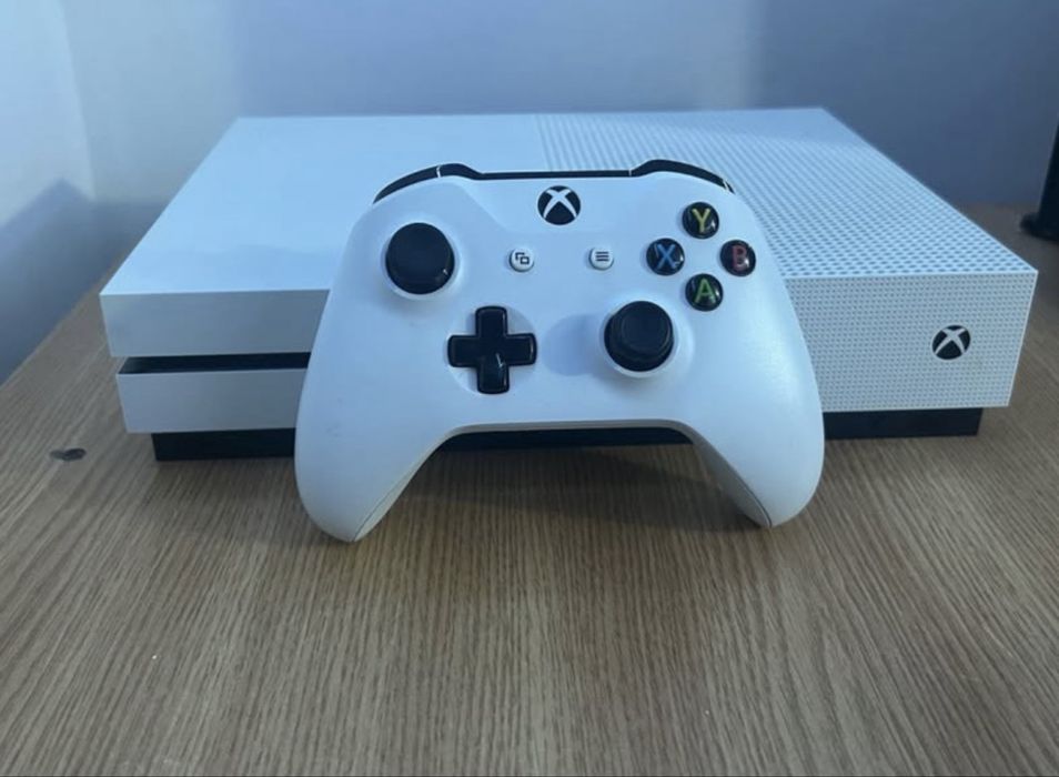 Xbox One S excelent