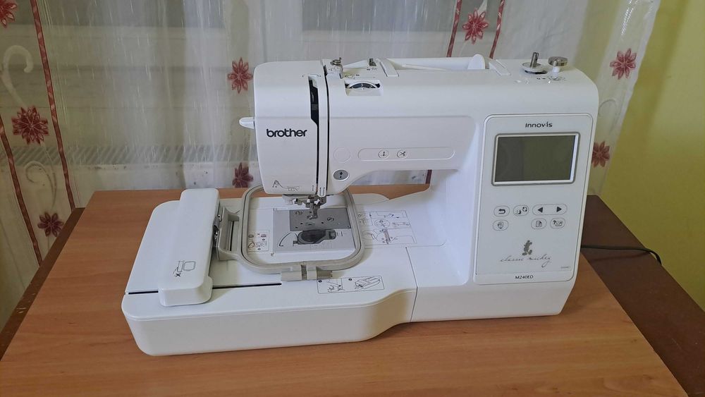 Masina de brodat m240ed