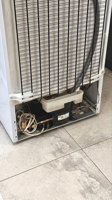 Продам холодильник BEKO на запчасти!