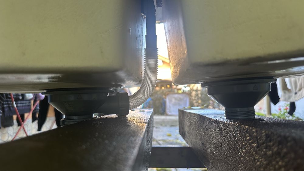 Vand chiuveta dubla din ceramica - crem