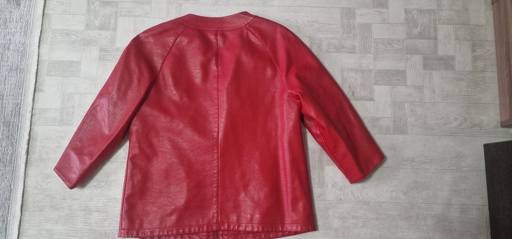 Продам куртку кожзам