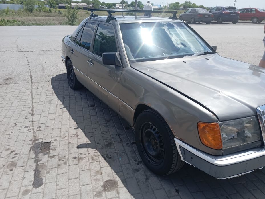 Продам Мерседес 124