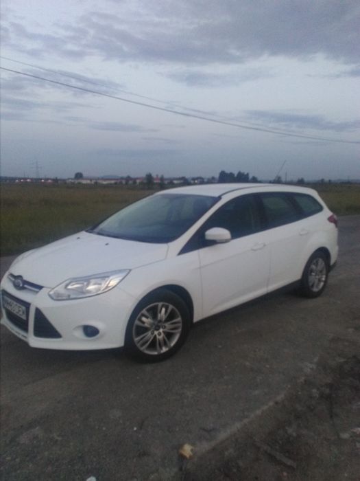 Vând Ford Focus .