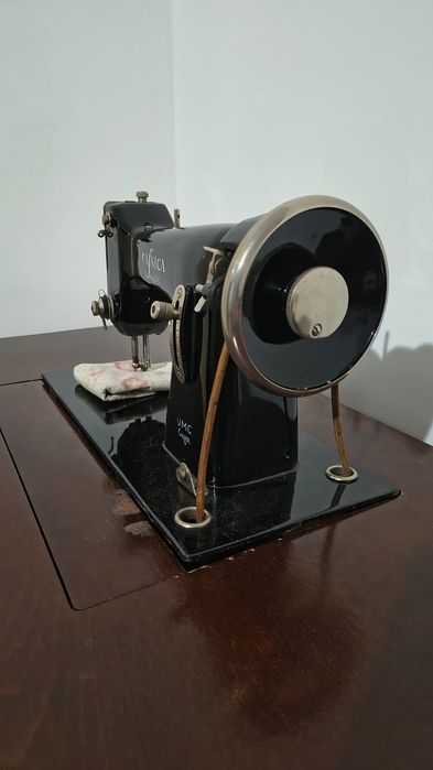 Masina de cusut Casnica Super