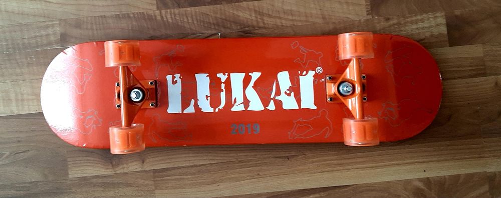 Скейтборд иДве магнитни дъски/масички