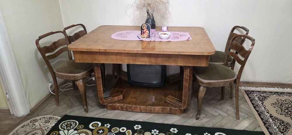 Masa extensibila  cu 6 scaune