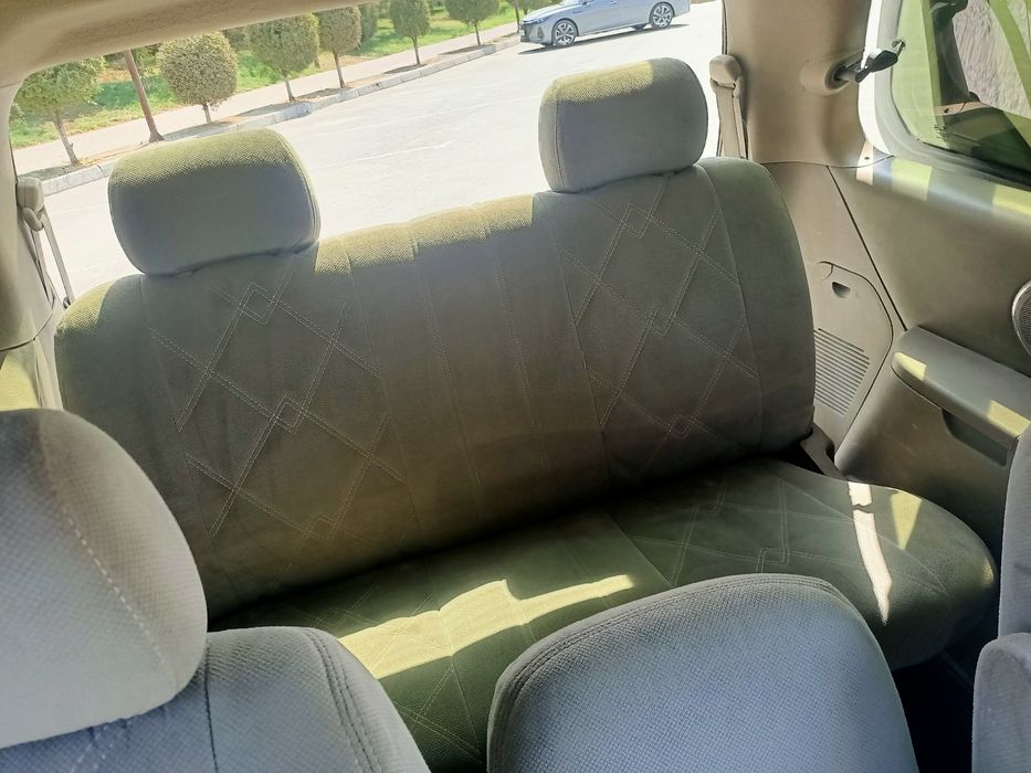 Продам Kia Carnival.