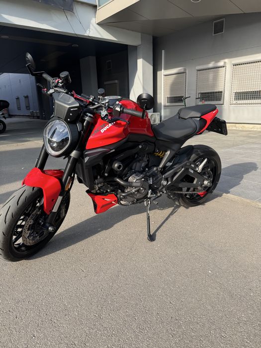 Ducati Monster 937 +
