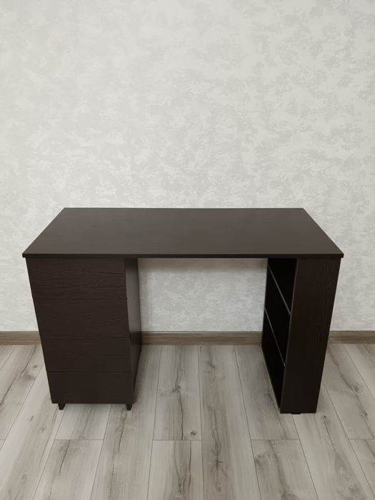 Продам писменный стол