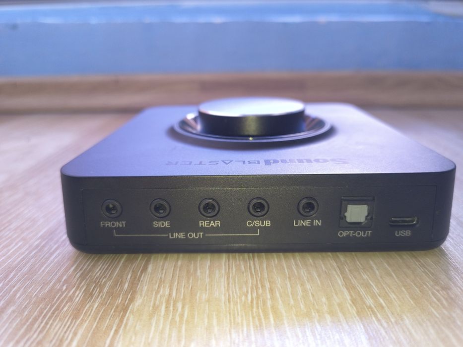 Placă de sunet Creative Sound Blaster X3 (utilizată doar o dată) + cadou cablu optic TOSLINK