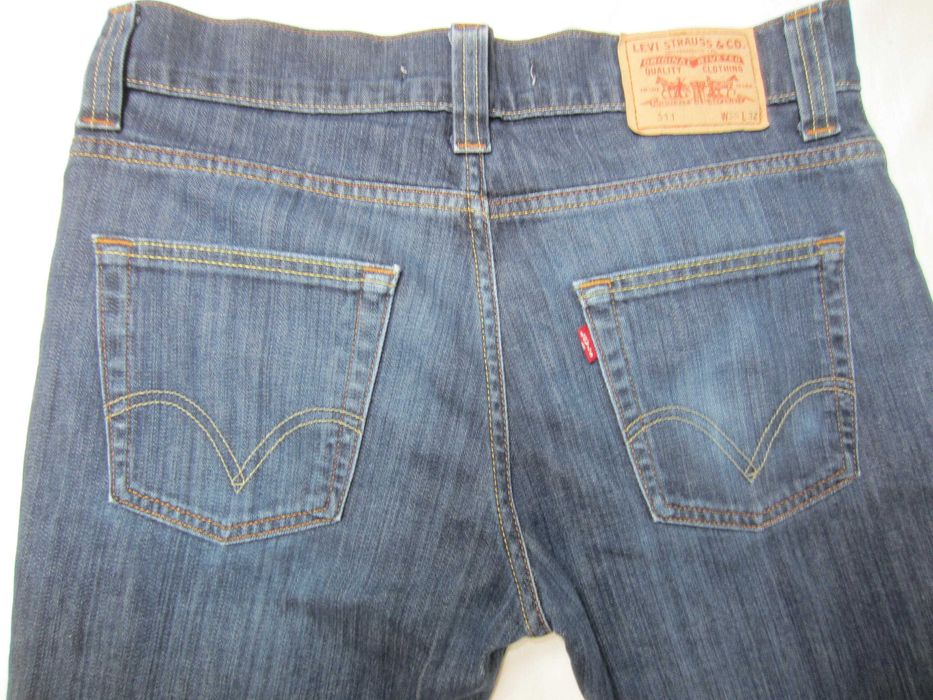 Blugi Levis 511, W34 L32, Talie=85cm, Lung=107cm, drepti, stare f.buna