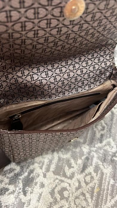 Сумка кожаная на длинном ремешке