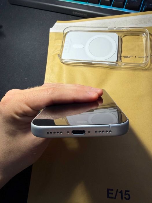 iPhone 17 Pro Silver - defect - Ideal pentru piese